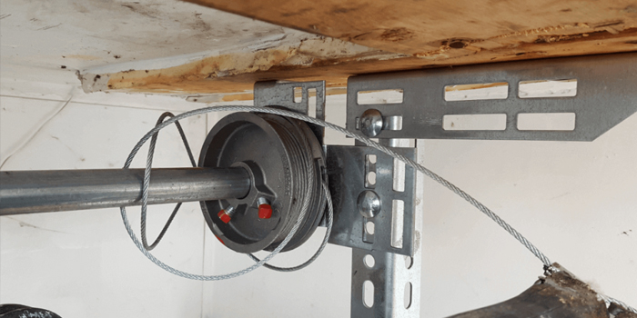 Wendake Beach fix garage door cable