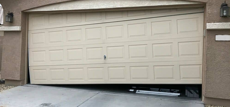 garage-door-bent-off-track-repair in Wendake Beach