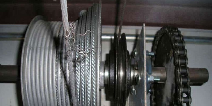 overhead garage door cable repair in Wendake Beach